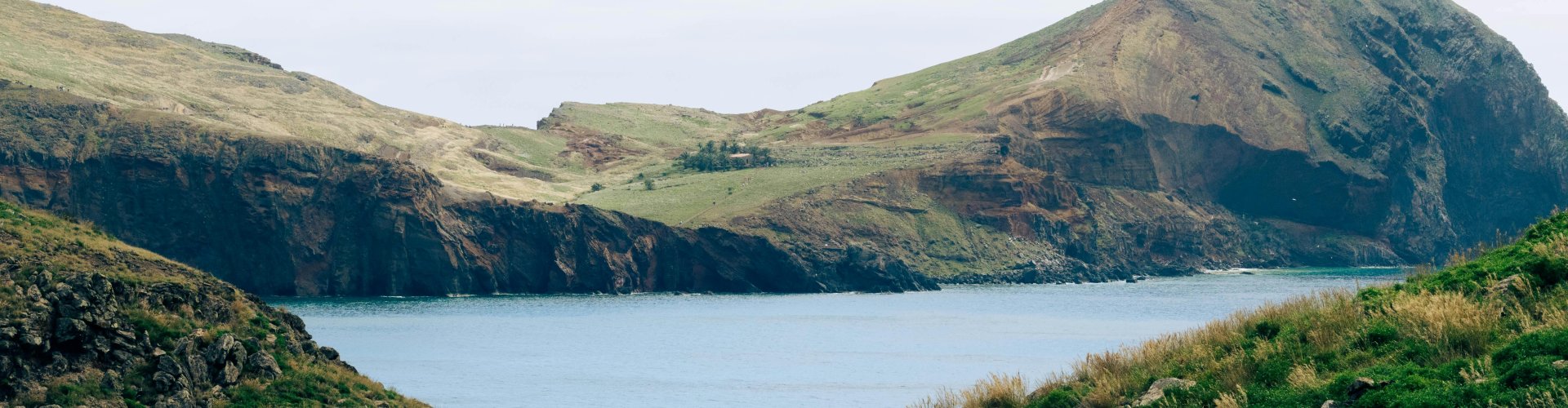 Madeirã, PT night skyline with parked cars